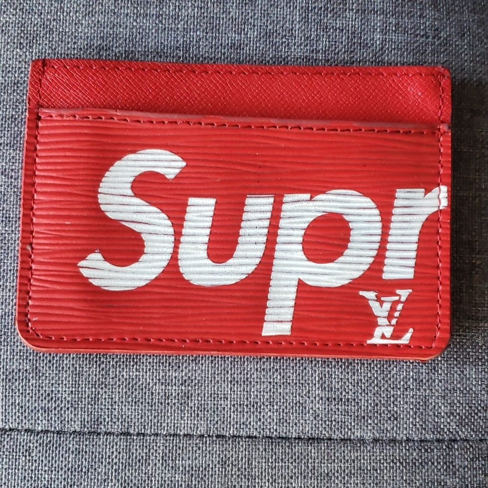 Louis Vuitton Supreme card holder